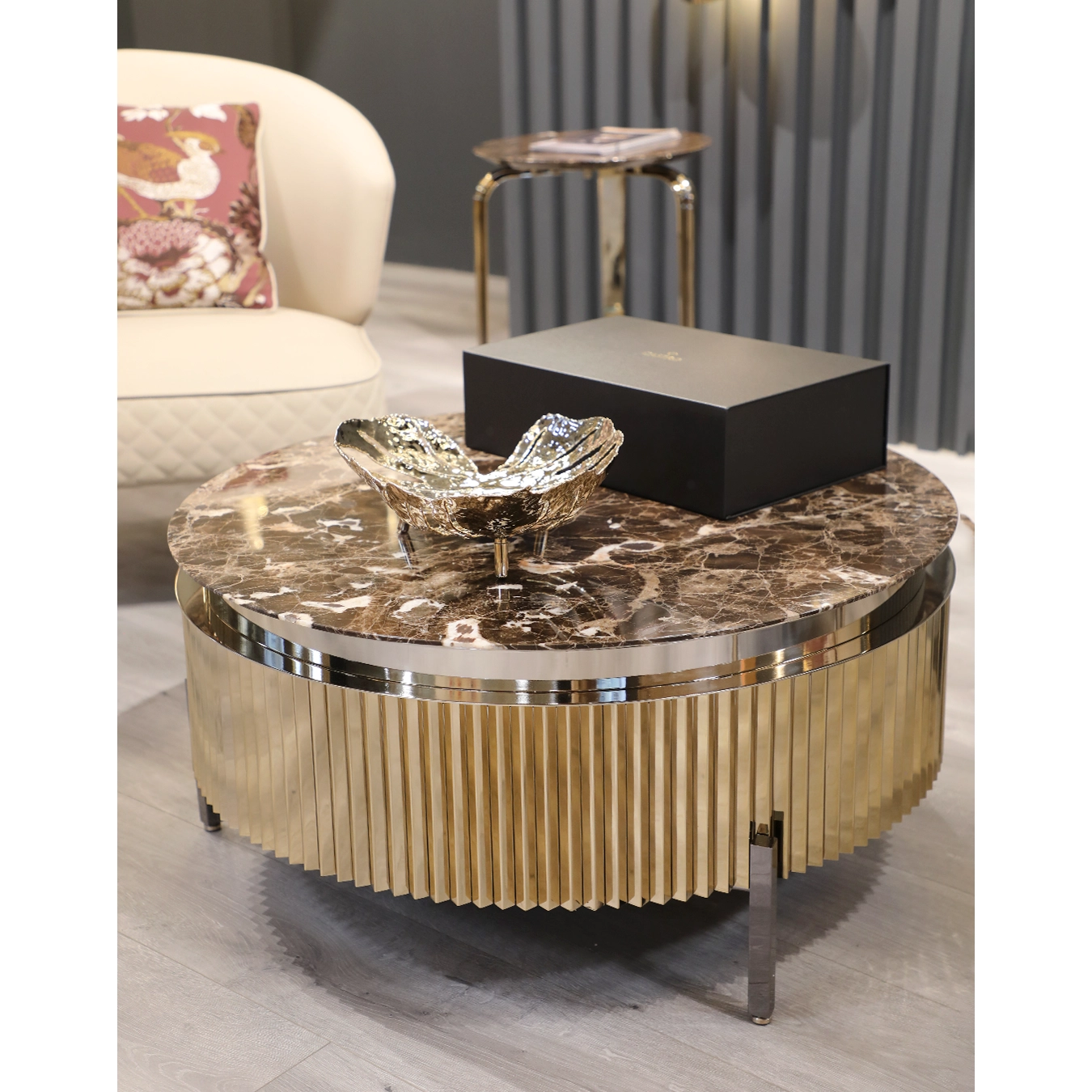 /storage/Luxury center table with polished brass, clear glass, and black lacquered wood, inspired by the elegance of the Tiffany diamond.