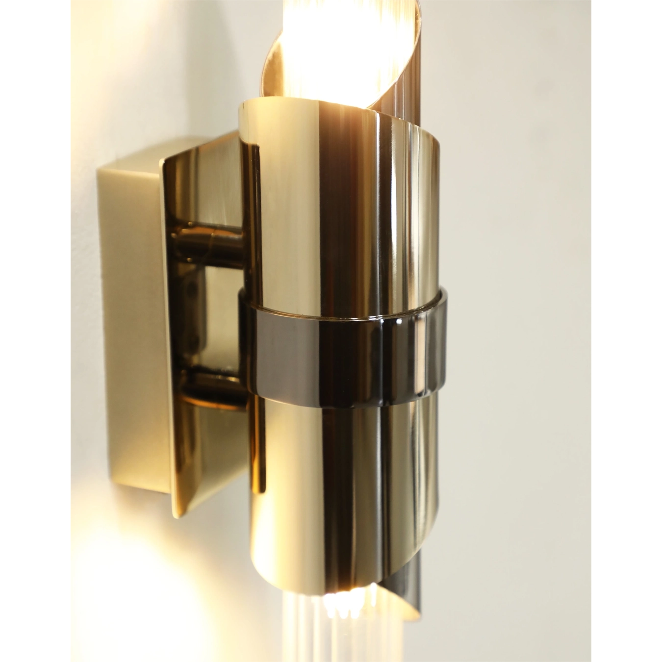 /storage/Luxury brass Turbine Wall Light with gold-plated and nickel accents, featuring a refined glass bulb that merges modern innovation with sophisticated craftsmanship.