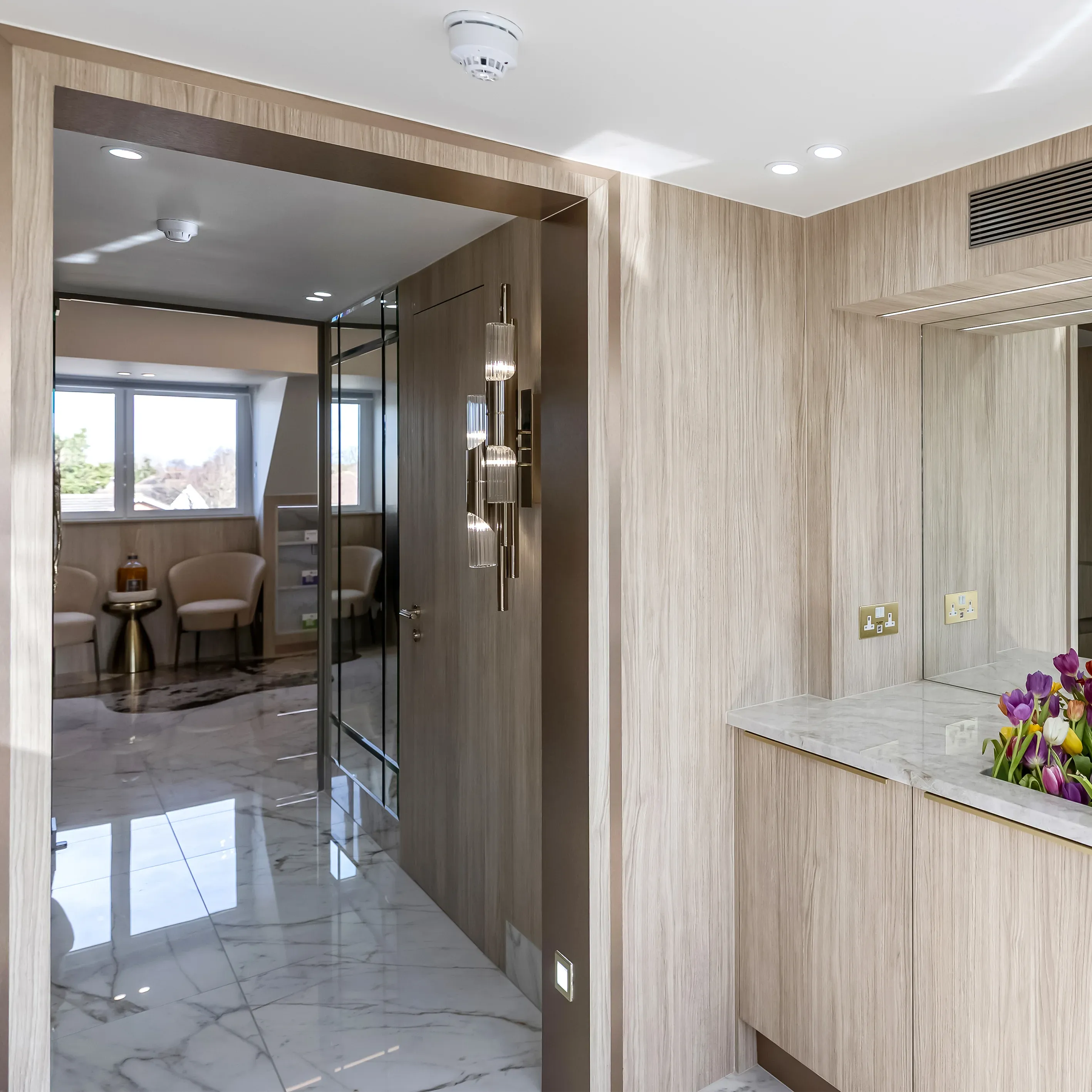 /storage/castro-lighting-byron-wall-light-luxury-brass-SCONCE