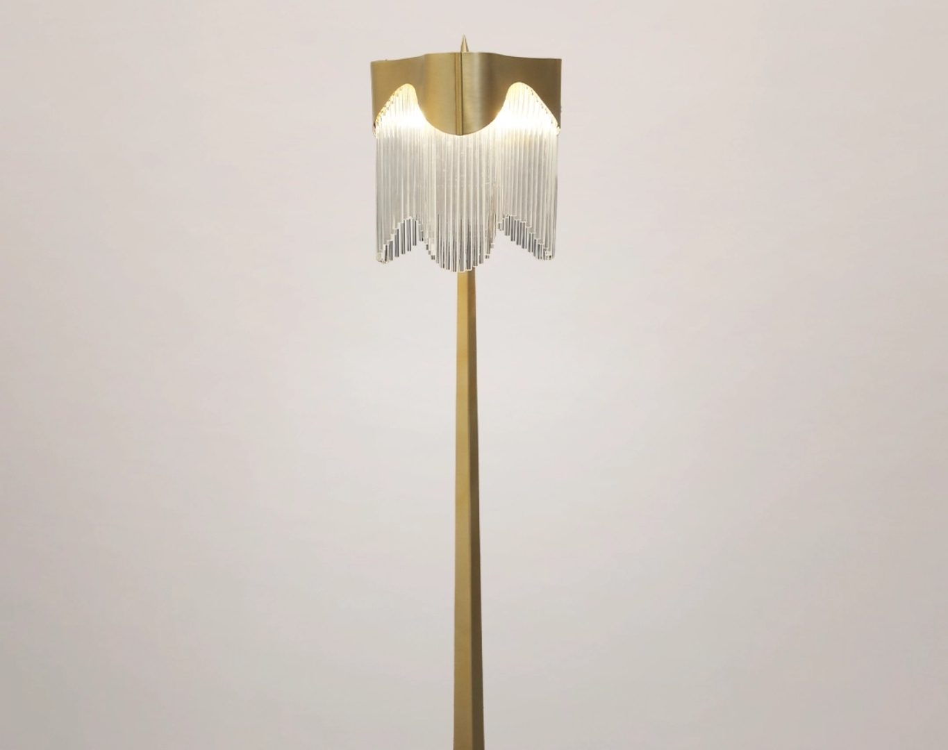 5 Floor Lamps That Instantly Elevate Modern Interiors