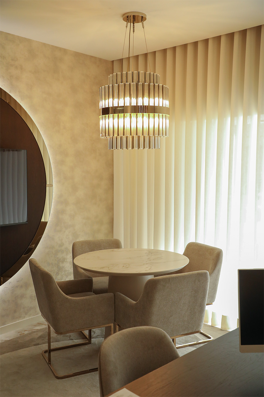 Halma Suspension in Luxury Collection Real Estate in Porto