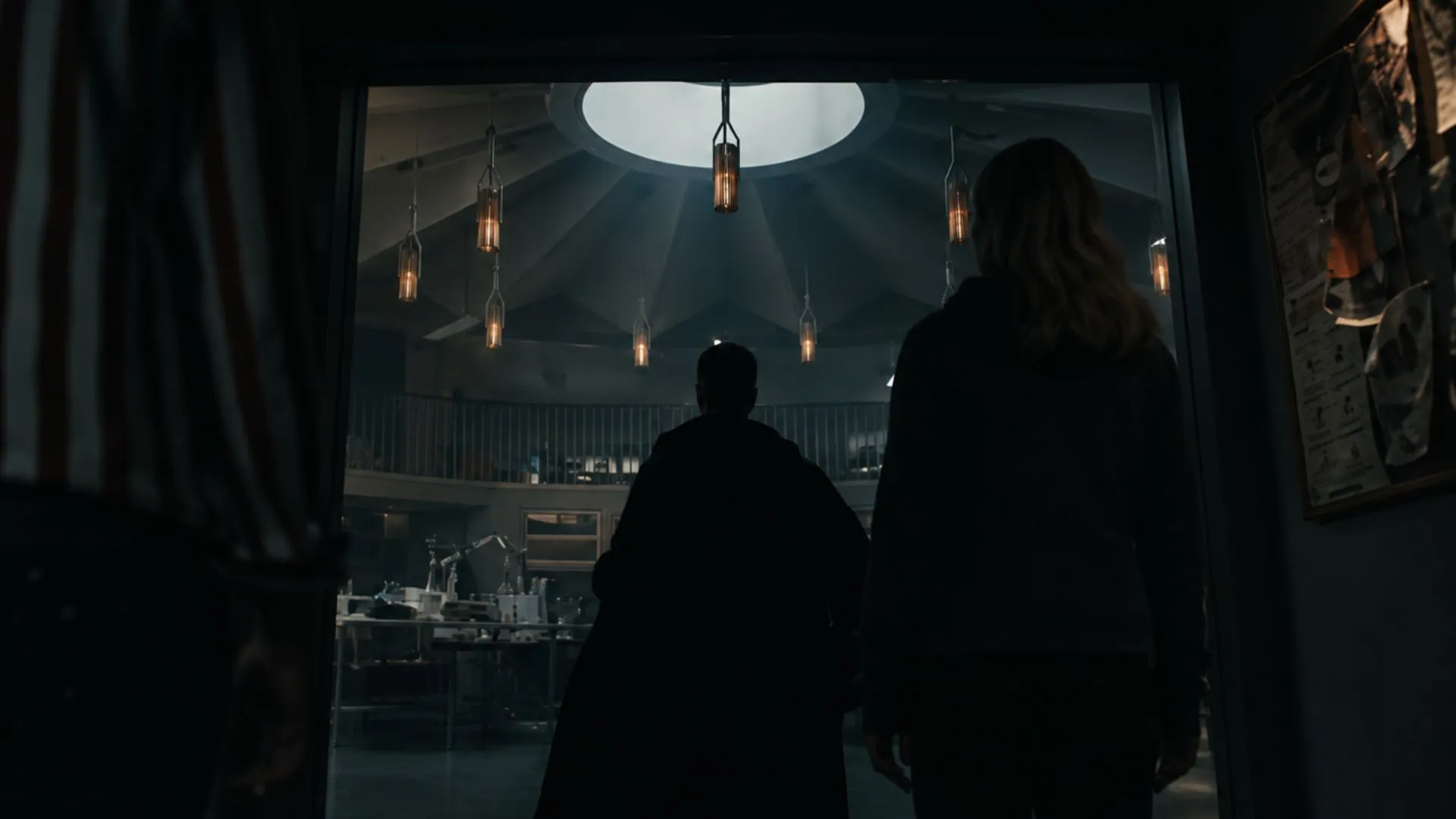 /storage/What Is the Pendant Lighting in Season 5 of The Boys?
