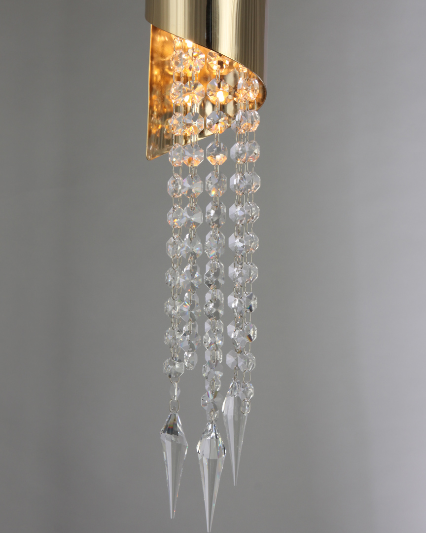 /storage/Luxury Avolto Pendant with 24k gold-plated brass tubes and crystal details, a contemporary suspension lighting piece for refined and elegant interiors.