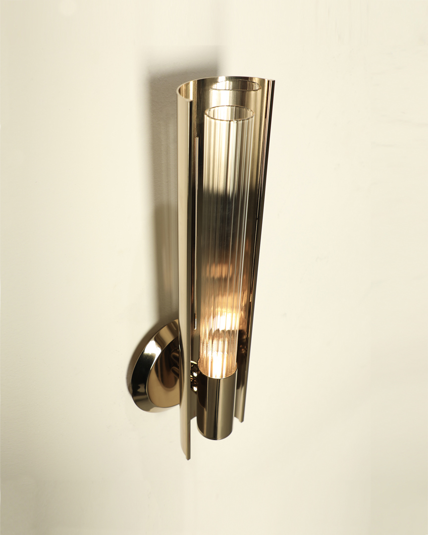/storage/Luxury brass Baccara Wall Light with corrugated glass and refined futuristic design.