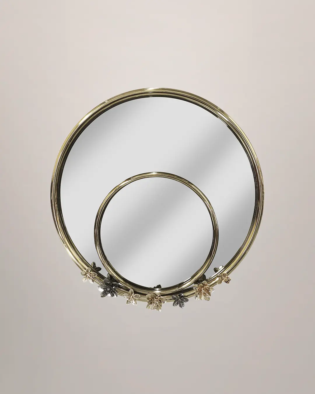 /storage/Luxury brass Botticelli Mirror with gold-plated brass frame inspired by Renaissance elegance.