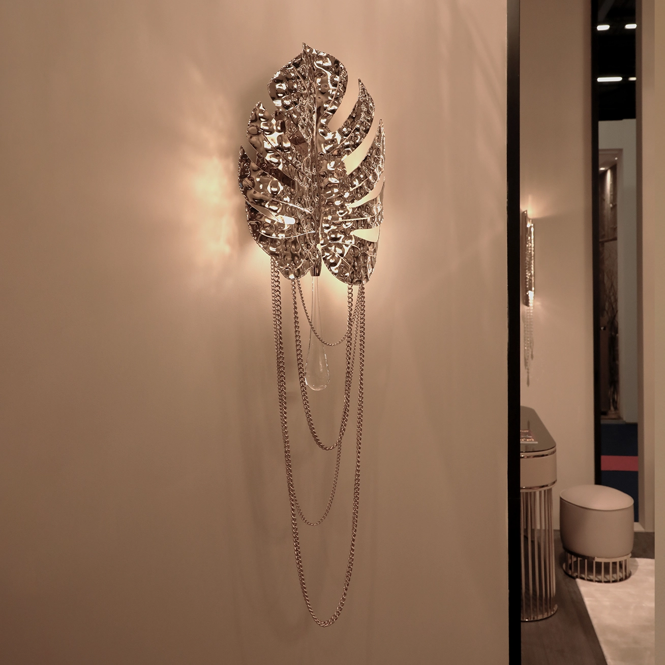 /storage/Luxury brass Rainforest Wall Light with gold-plated brass and hand-applied clear crystal glass, adorned with raindrops and butterflies for refined elegance.