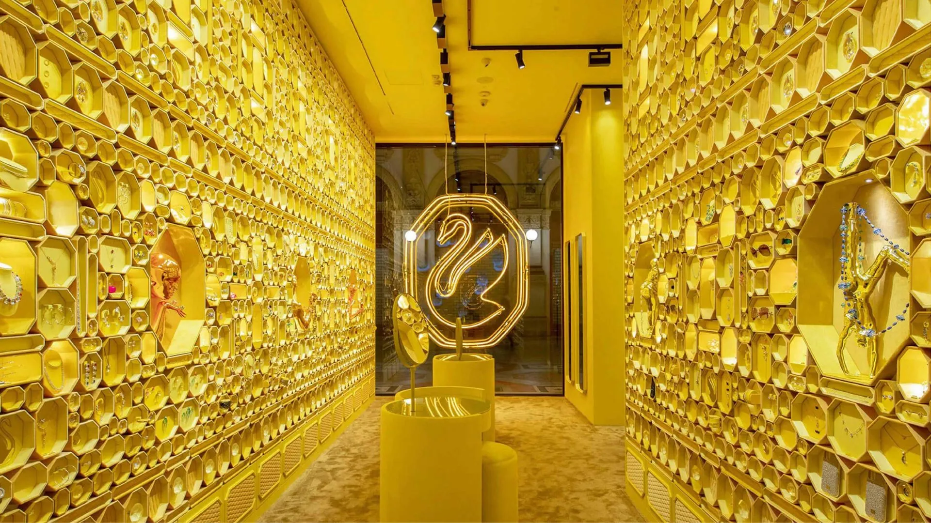 /storage/Swarovski Chandelier: Why Crystal Still Represents the Future of Luxury Lighting