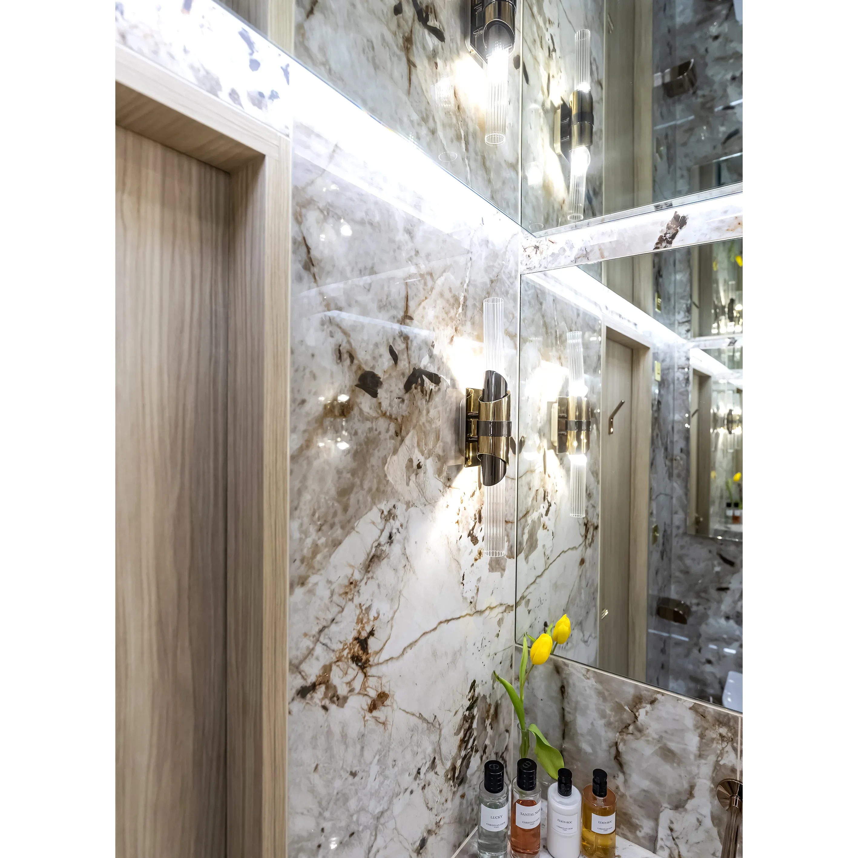/storage/Castro Lighting Cle de Maison Beauty Empire London Project Byron Wall Light Flow Chandelier Turbine Wall Light  (16)