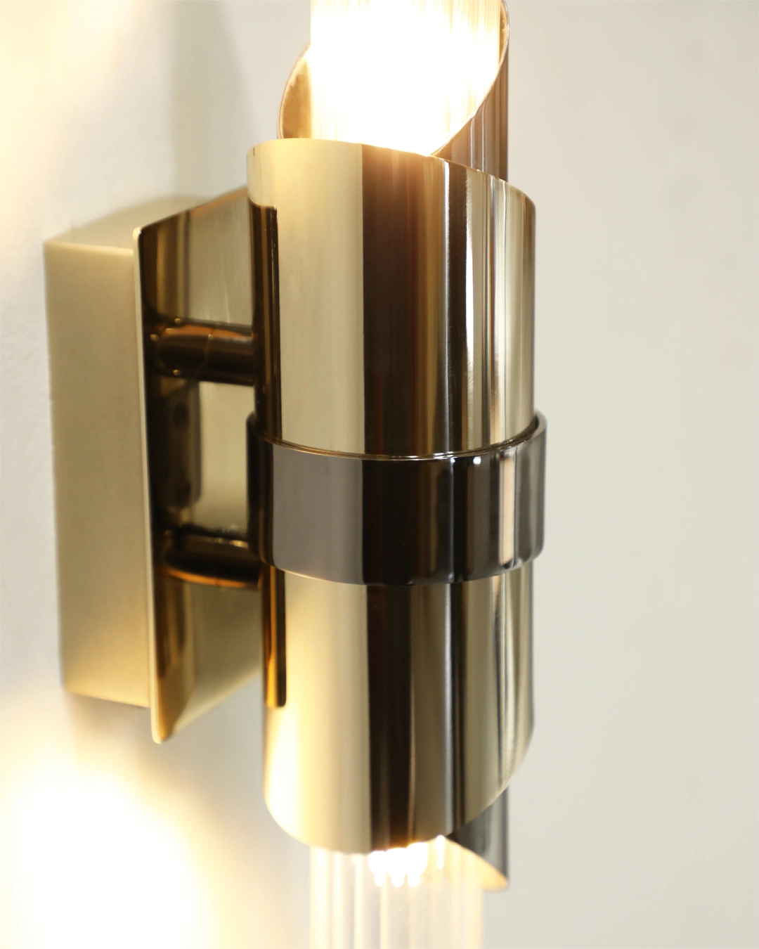 /storage/Luxury brass Turbine Wall Light with gold-plated and nickel accents, featuring a refined glass bulb that merges modern innovation with sophisticated craftsmanship.