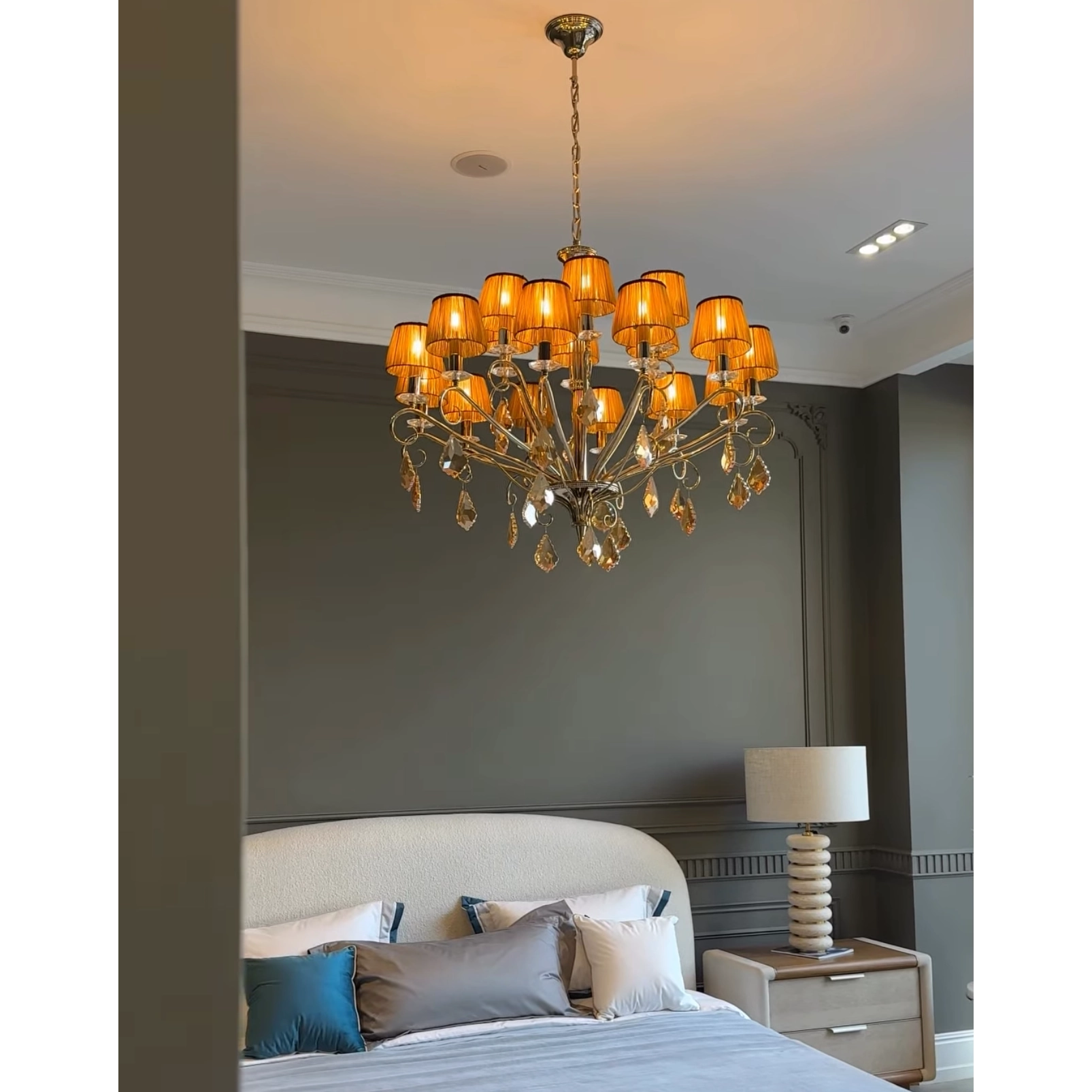 /storage/Castro Lighting Vienna suspension chandelier - classical design