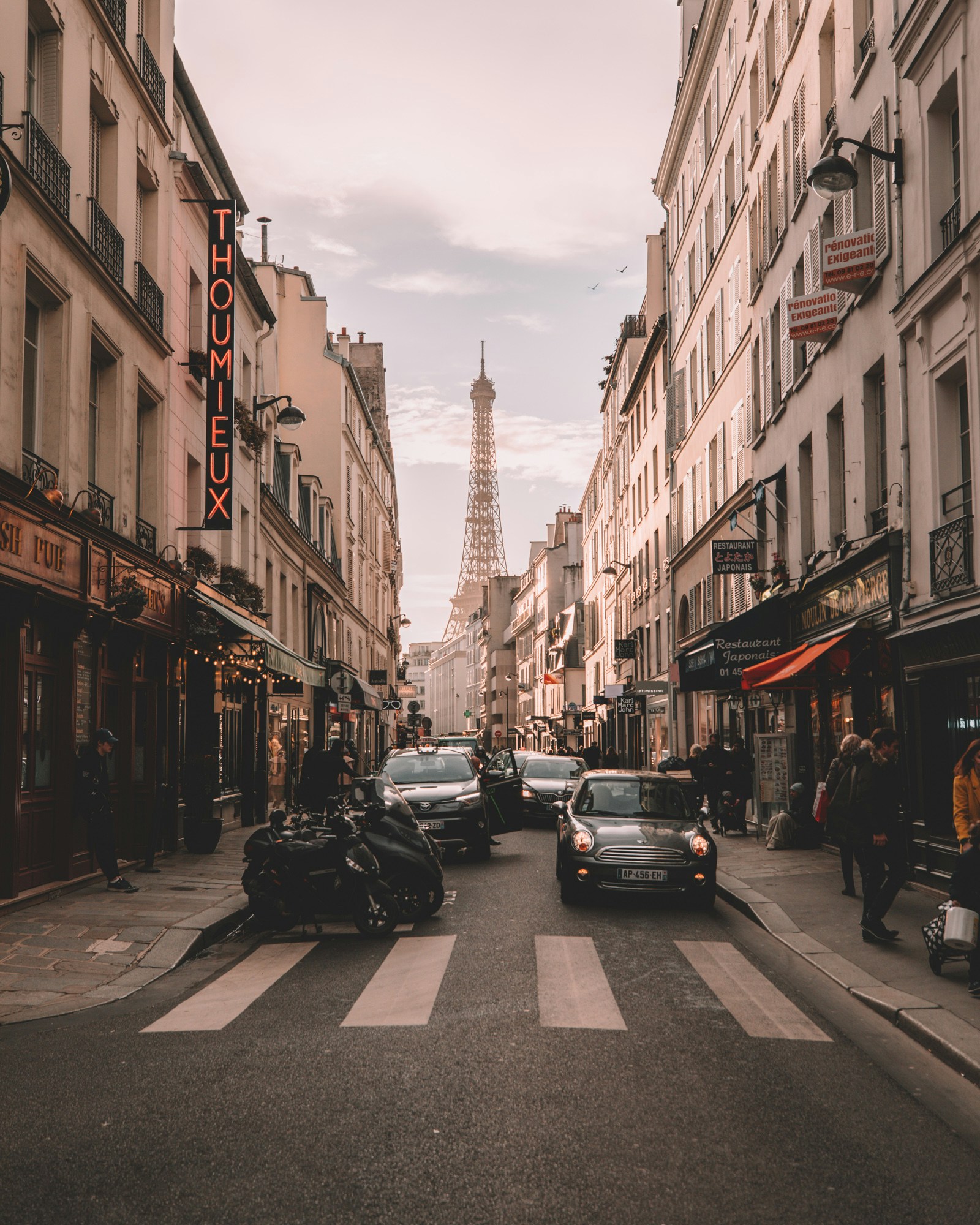 Paris ambiance, streets and overall atmosphere